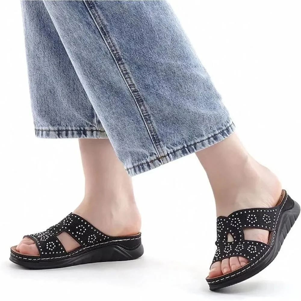 (42-2930)  MUSSHOE womens Wedge SZ 7